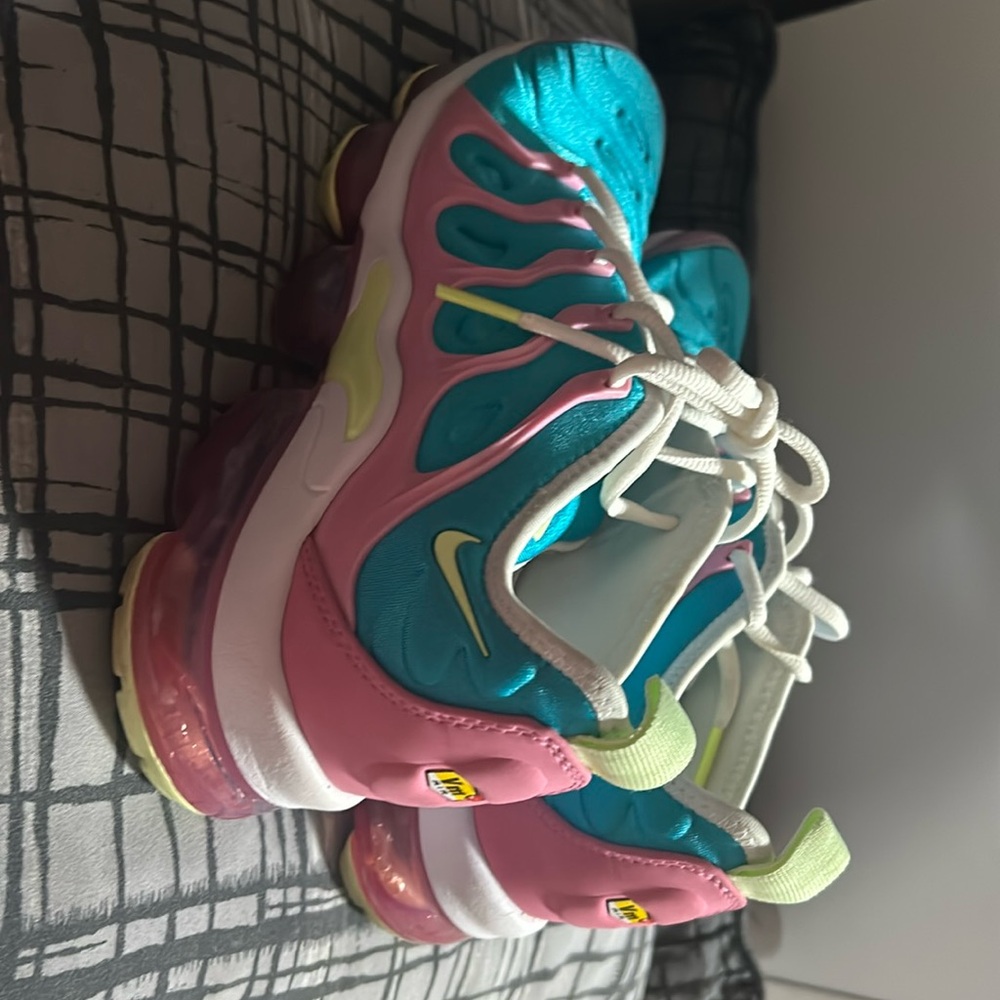 7.5 Nike air vapormax plus